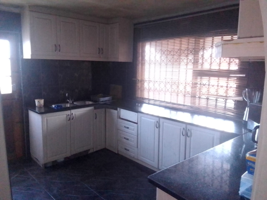 3 Bedroom Property for Sale in Ilitha Park Western Cape